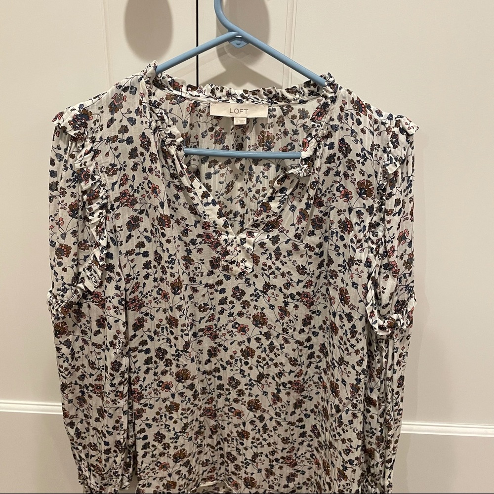 Floral v neck blouse